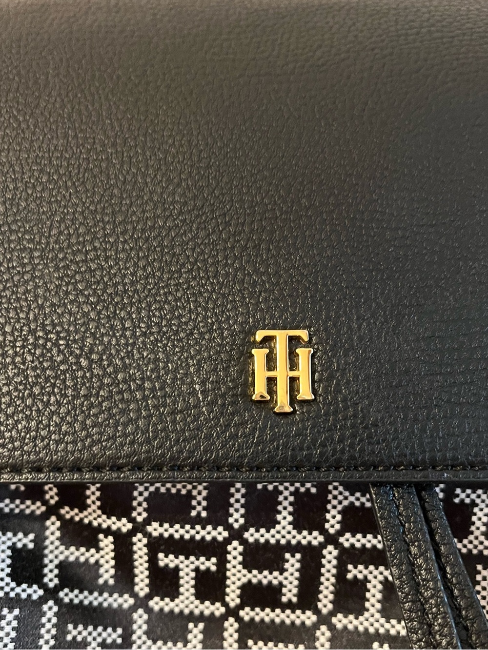 Tommy Hilfiger Back Pack - Picture 7 of 8